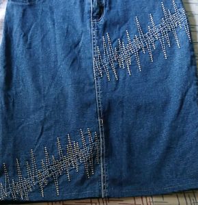 Denim Skirt with Threadwork Detailing M Size