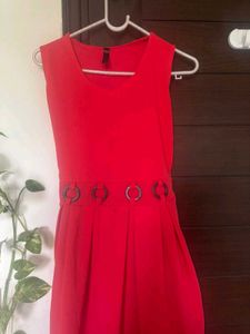 Chic Red Sleeveless Dress