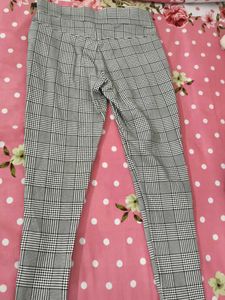 Rio Brand Traggings In Checked Pattern