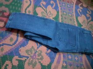 Besutiful New Jeans