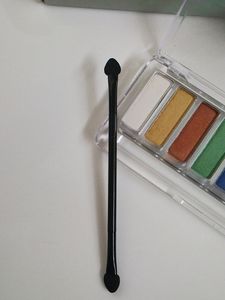 eyeshadow palette with 10 amazing shades