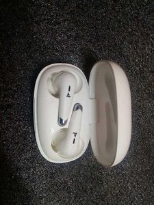 BoAt Wireless Earbuds - White