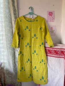 SALE:- Green Embroidered Kurta