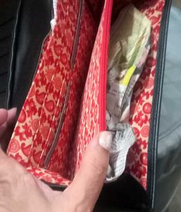 Khadims Clutch