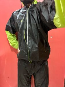 Raincoat For Men With Pyjamas - Black & Lime