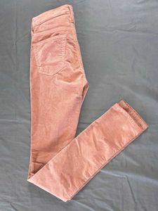 “Classic Brown Denim for Everyday Wear”