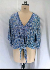 New Neck Border Tieknot Crop Top