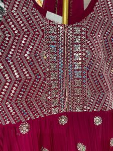 Beautiful Nyra Cut Ethnic Set