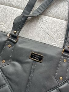 Grey tote bag