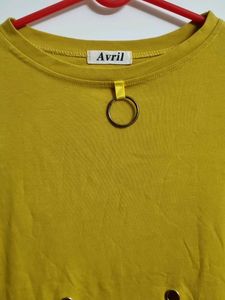 Mustard T-shirt with Rings