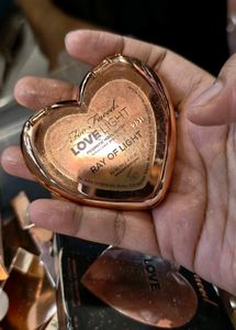Too Faced Highlighter - Love Light