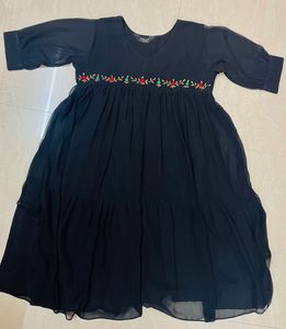Elegant Black Dress - 40 Size