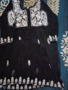 Black Embroidered Kurta