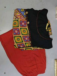 Vibrant Ateesa Kurta With Pockets &amp; Leggings Set