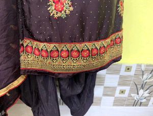 Embroidered Salwar Suit Set