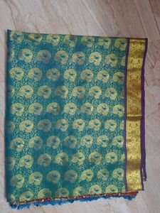 Teal & Pink Paisley Pattern Saree