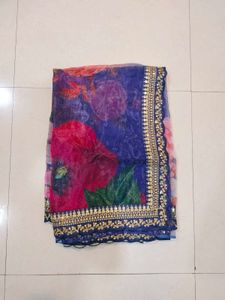 Floral Print Embellished Saree 🥻