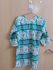 printed green and white short kurti