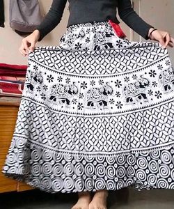Black printed White Skirt.