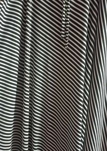 A Black 🖤 White 🤍 Midi