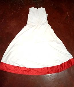 Cute White Dress with Roses