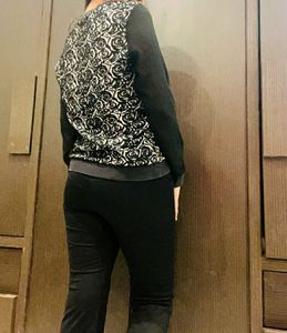 Beautiful Black And White Sweatshirt