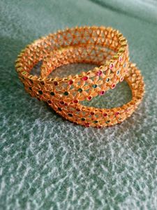 Gold-toned Bangle Set