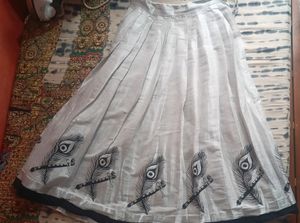 Ethnic Kerala Mylpeeli Design Pattu Pavada
