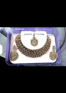 Stunning Gold &amp; Crystal Jewelry Set