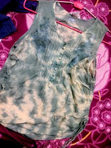 Green Sleeveless Top