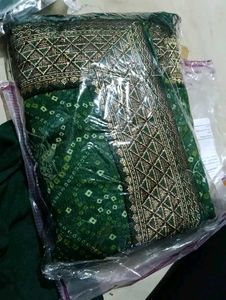 gorgeous bandhni saare for women in green color