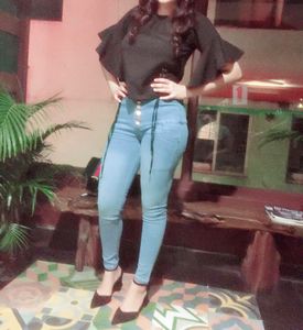 Chic Black Short Top ✨
