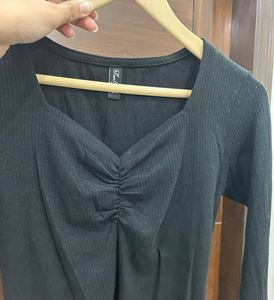 Black sweet heart neck top