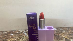 Plum Velvet Matte Lipstick (Radiant Red)07