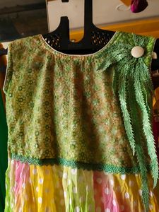 Multicolour Kurti With Dotted Leggings