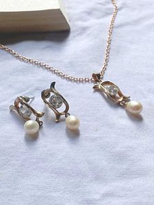 Rose Gold Necklace &amp; Earring Set