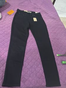 Levi's Black Skinny Jeans