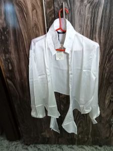 White Tie-Front Crop Top with tag