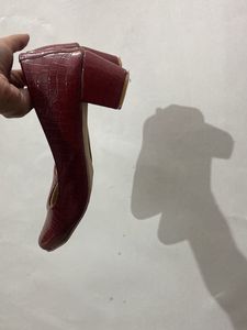 2 Bottom Heels In Wine And Cream Shade