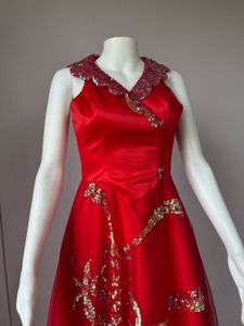 Red V waistline gown