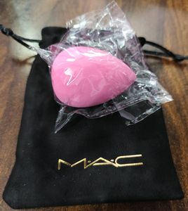 Mac Beauty Blender With Pouch