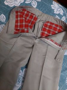A Raymond Straight Fit Old Money Pant