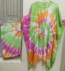 Tie-Dye Kaftan Set looks awesome 😎