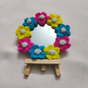 Crochet Mirror Stand