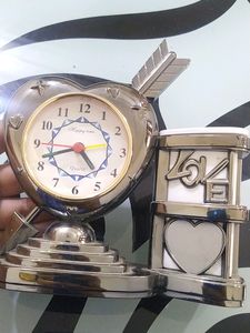 Used Table ⏰ Alarm Clock