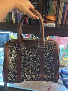 Zouk Leather Handbag