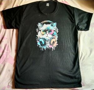 Black Tshirt With Cat Print