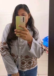 SHIRT TOP WITH EMBROIDERY DESIGN