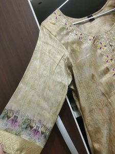 Beautiful Silk Suit Set 🤩
