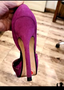 ZARA Shocking PINK Stiletto